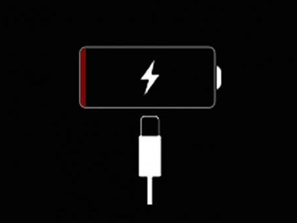 如何給手機(jī)充電？